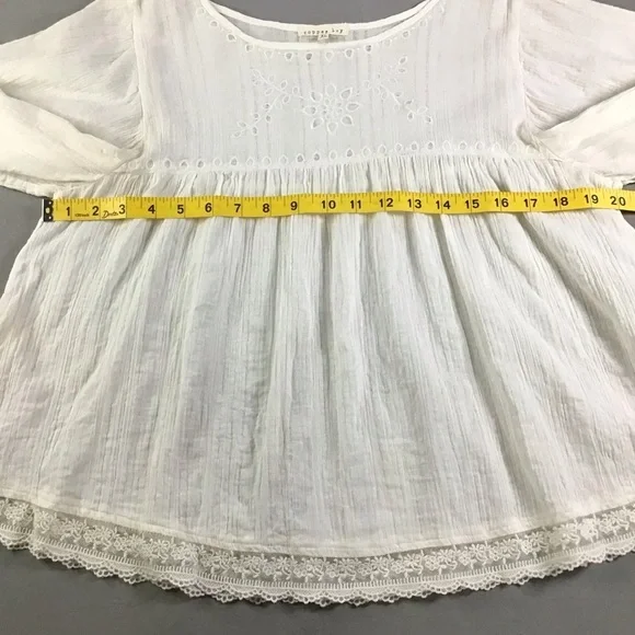 Copper Key Cream Embroidered Blouse - Picture 9 of 13